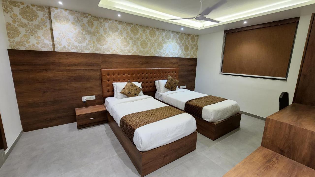 Hotel Nova Pride Rajkot Exterior foto