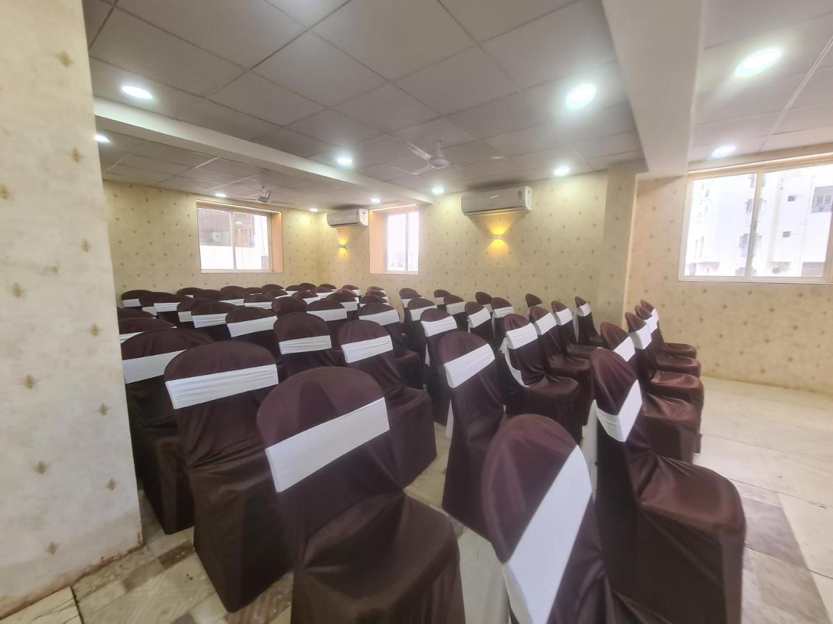 Hotel Nova Pride Rajkot Exterior foto