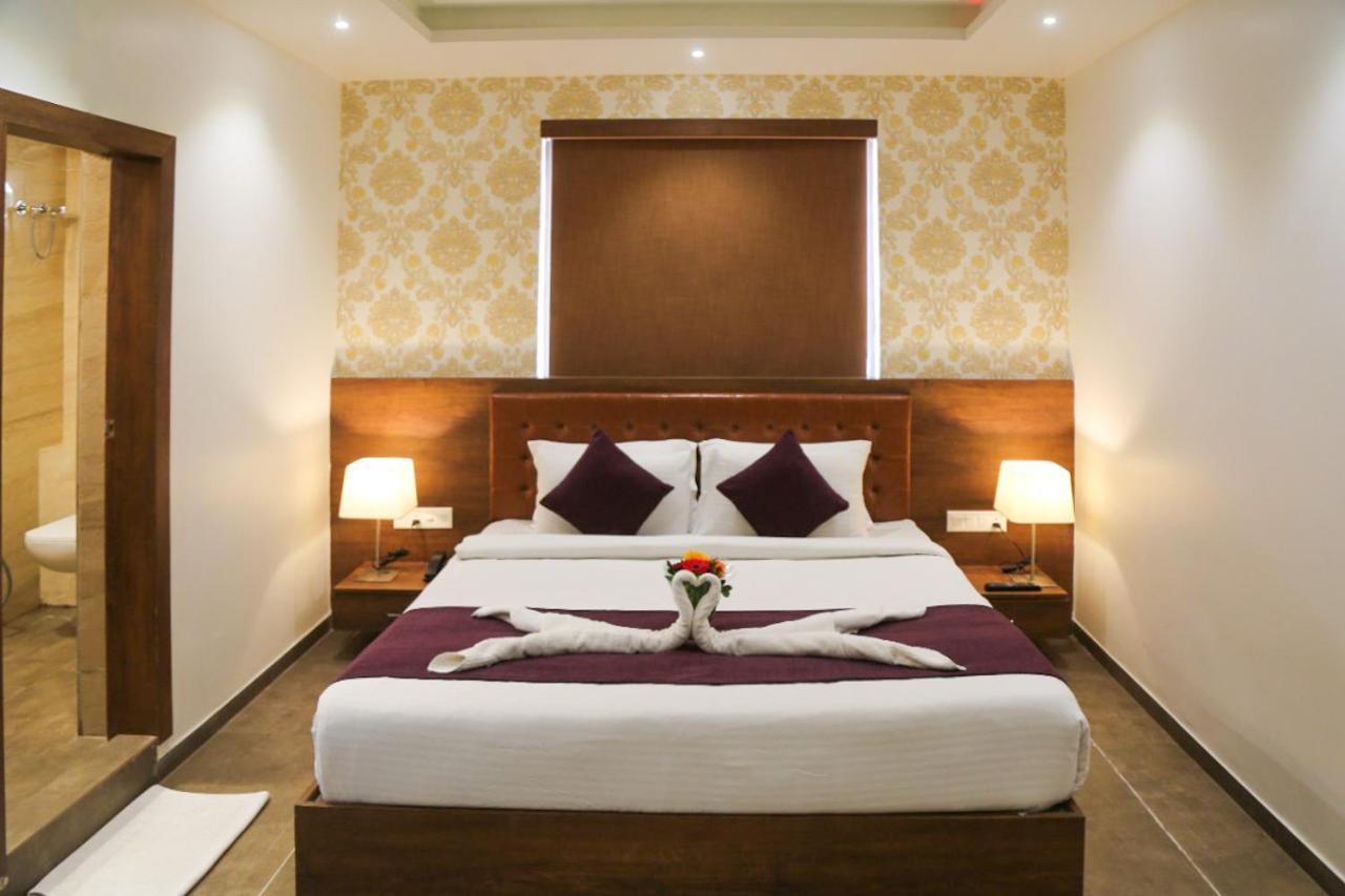 Hotel Nova Pride Rajkot Exterior foto