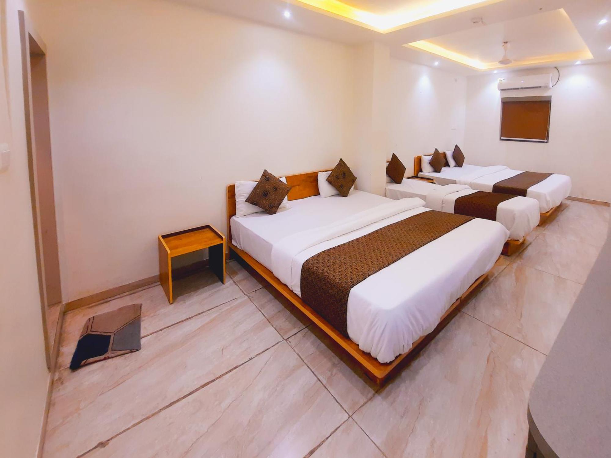 Hotel Nova Pride Rajkot Exterior foto