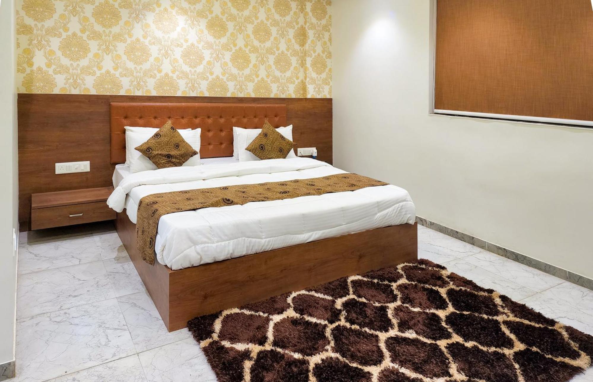 Hotel Nova Pride Rajkot Exterior foto
